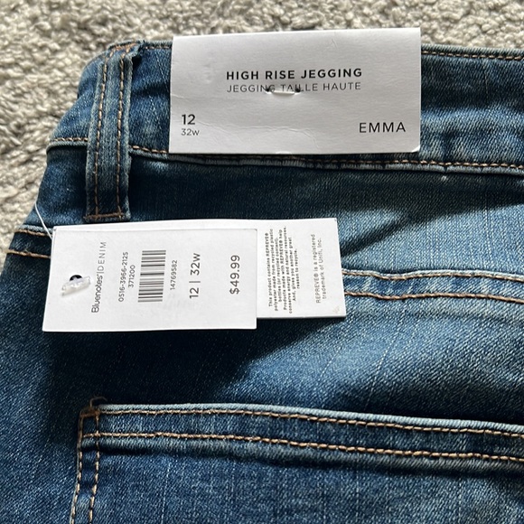 Stressed Ripped High Rise Jegging - Picture 4 of 7